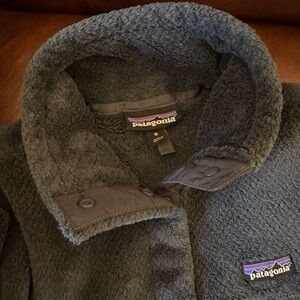 Patagonia Navy Snap Front Fleece - Women’s Medium